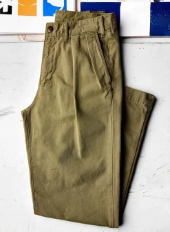 Imogene + Willie campbell pleated chino in field tan