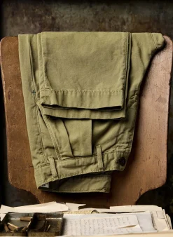 Imogene + Willie campbell pleated chino in field tan