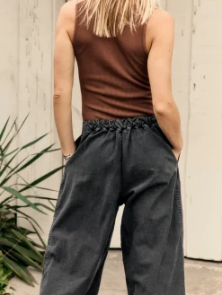 Women Imogene + Willie flight pant in faded black