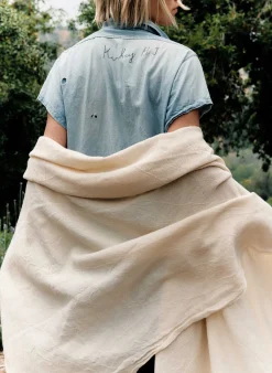 Women Imogene + Willie i+w x family heirloom weavers cotton throw in natural
