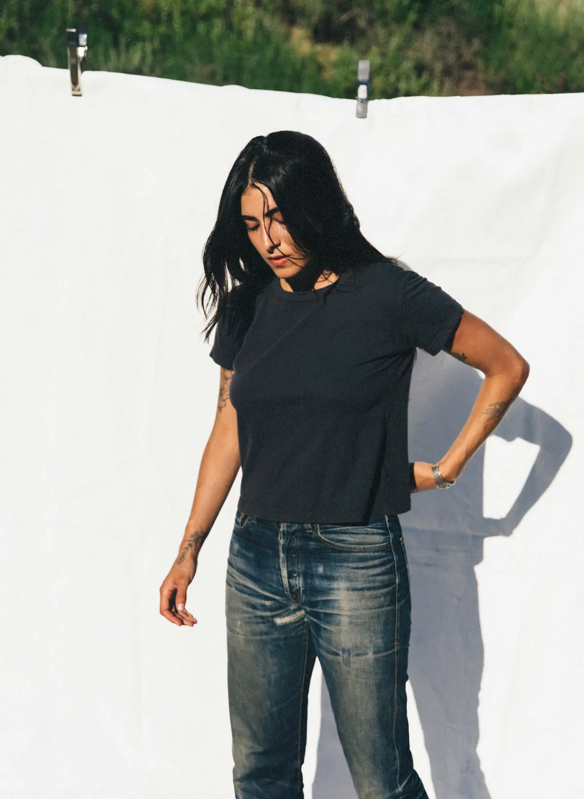 Women Imogene + Willie the drop tee in faded black