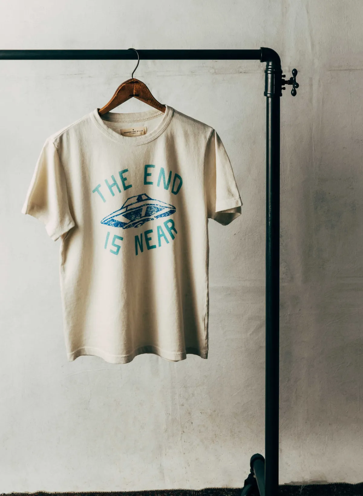 Women Imogene + Willie the "end is near" tee