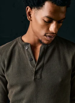 Imogene + Willie the knit waffle henley in forest