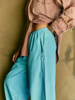 Women Imogene + Willie the lounge pant in aqua poplin