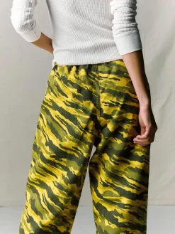 Women Imogene + Willie the lounge pant in brushstroke camo