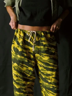 Women Imogene + Willie the lounge pant in brushstroke camo