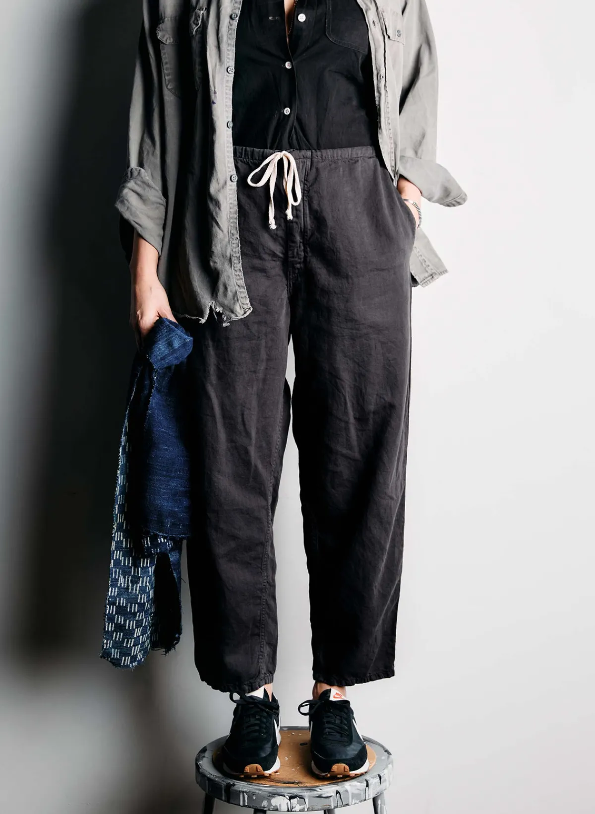 Women Imogene + Willie the lounge pant in faded black