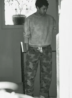 Imogene + Willie the lounge pant in painted camo