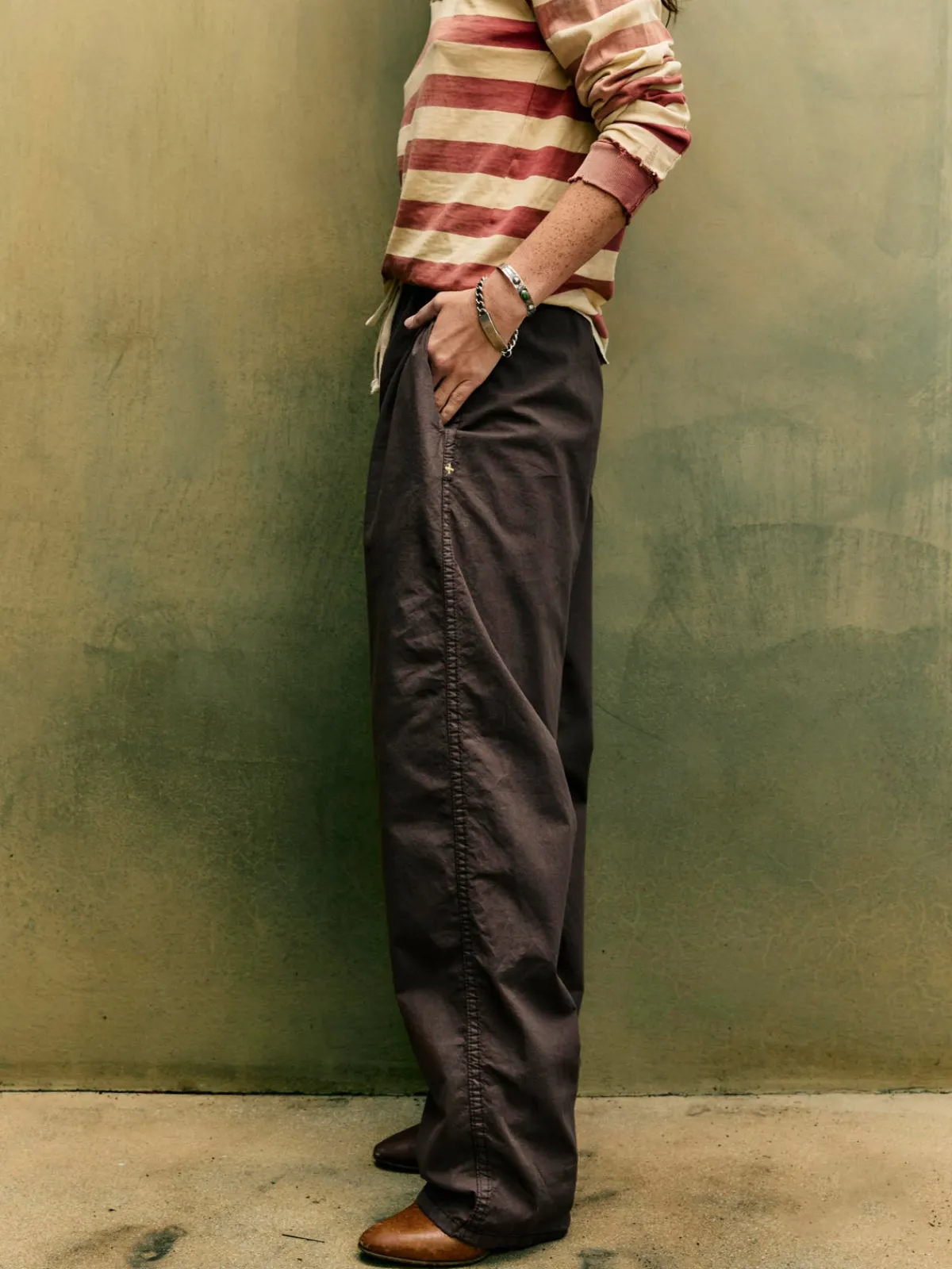 Women Imogene + Willie the lounge pant in umber poplin