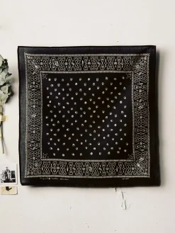 Women Imogene + Willie the "muerte" bandana