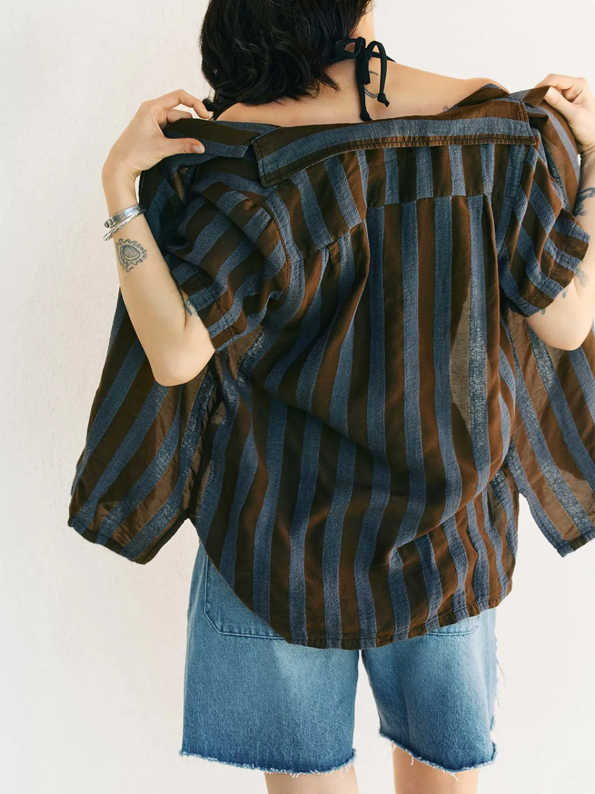 Women Imogene + Willie the sunfair shirt in indigo jacquard stripe