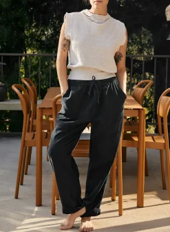 Women Imogene + Willie the ventura chore pant in faded black
