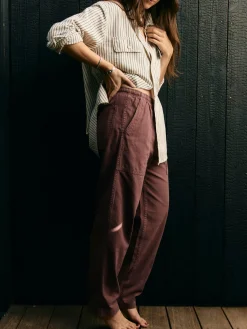 Women Imogene + Willie the ventura chore pant in dark mauve