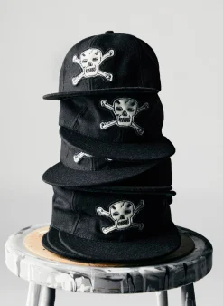 Women Imogene + Willie the wool "hellcats" cap in black