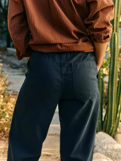 Women Imogene + Willie ventura chore pant in navy