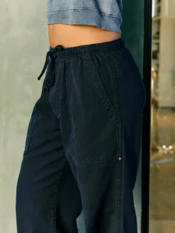 Women Imogene + Willie ventura chore pant in navy
